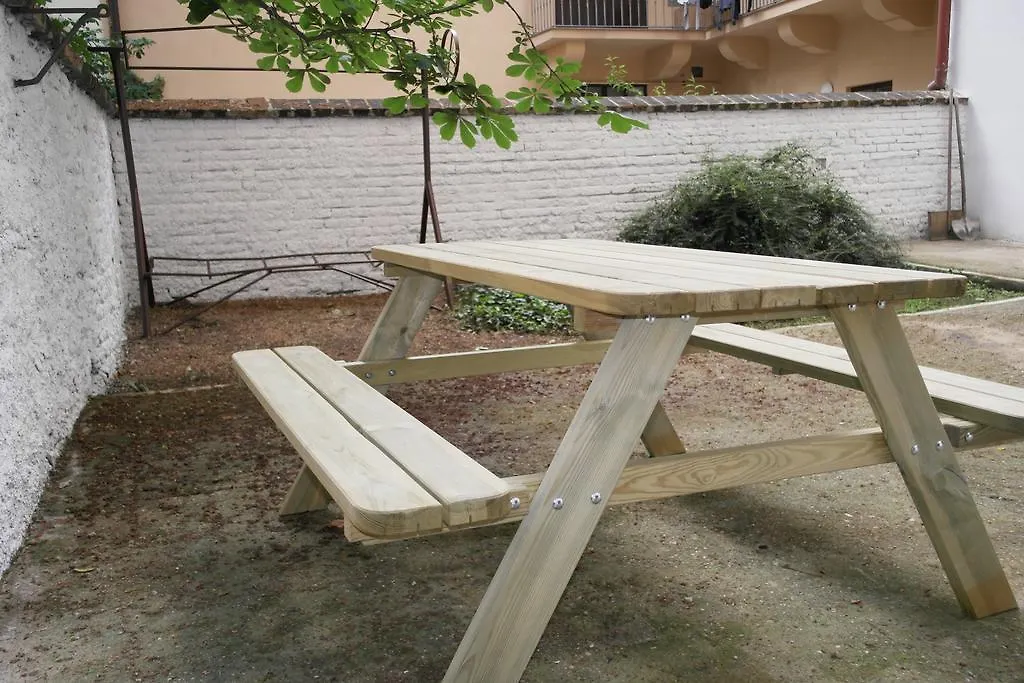 פראג Garden Apartment