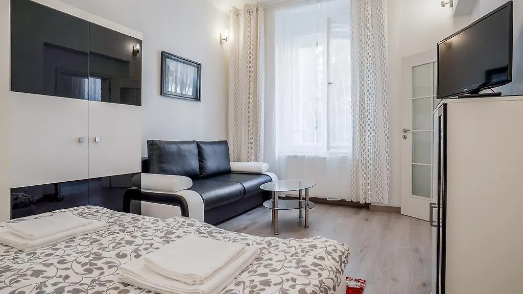 פראג Garden Apartment