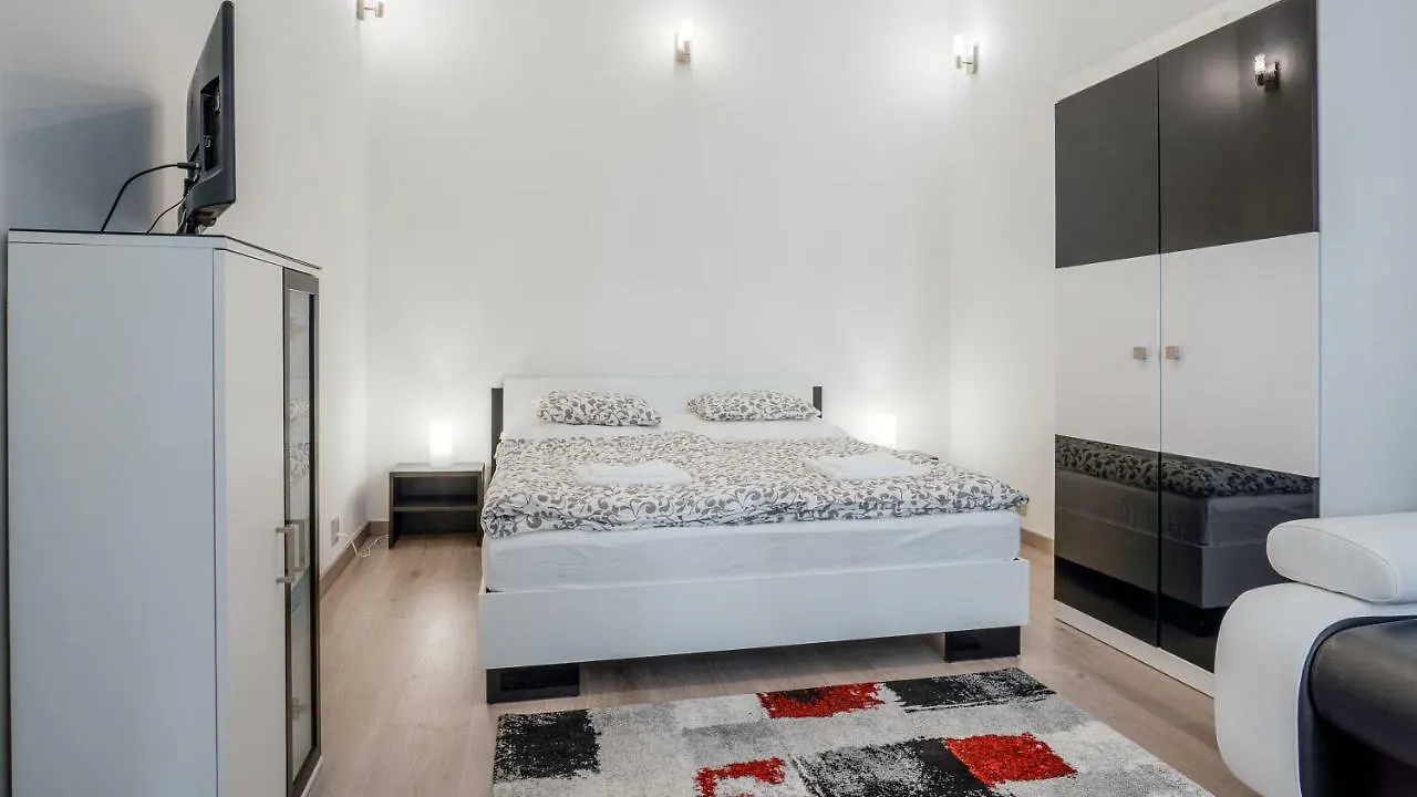 פראג Garden Apartment